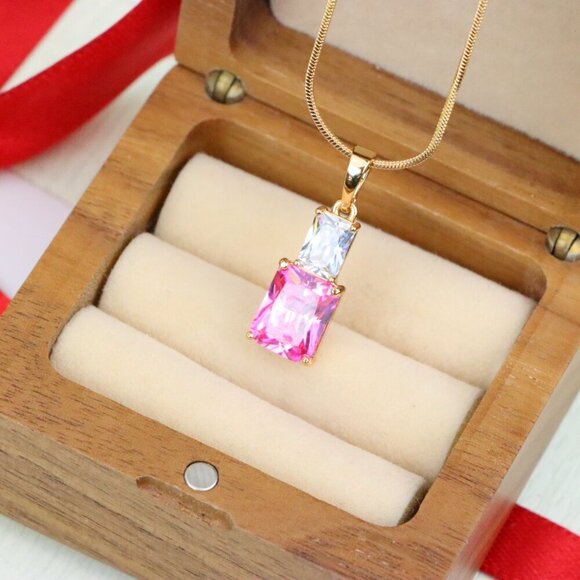 "Chic Pink Pendant in Gold-Plated Brass – Feminine and Elegant Look, XPPT1808 - Picture 6 of 13